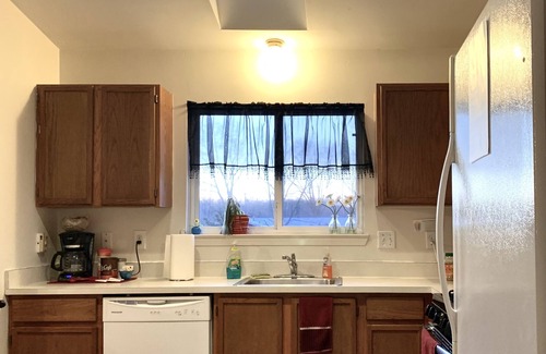 Whittaker House | Cool, Clean and Close to Ann Arbor!