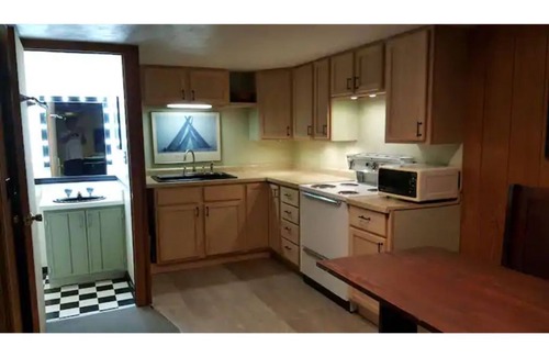 Escanaba Apartment | Cool furnished Apartment Near Downtown Escanaba