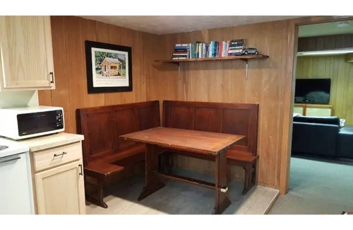 Escanaba Apartment | Cool furnished Apartment Near Downtown Escanaba