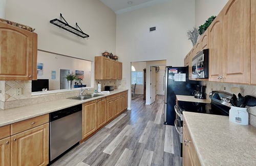 Palm Harbor Condo | Cool Water