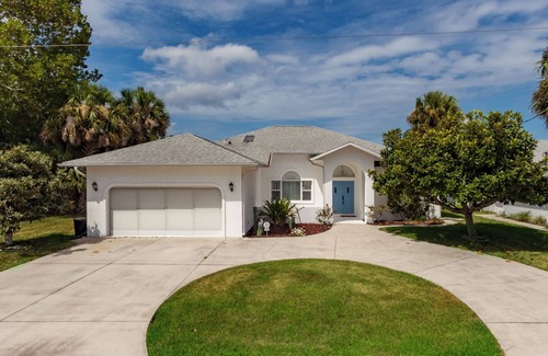 Palm Harbor Condo | Cool Water