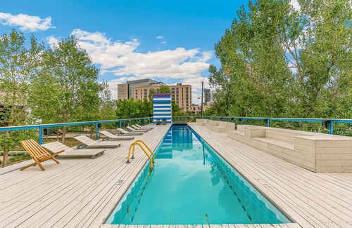 River North Art District Condo | Coolest loft in Denver with Food /Nightlife in River North Arts District
