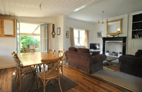 Cooma House | Cooma Cottage