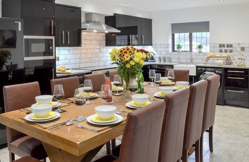 Folkestone Cottage | Coombe Wood Coach House