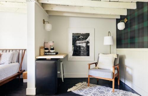 Jeffersonville House | Coop 003