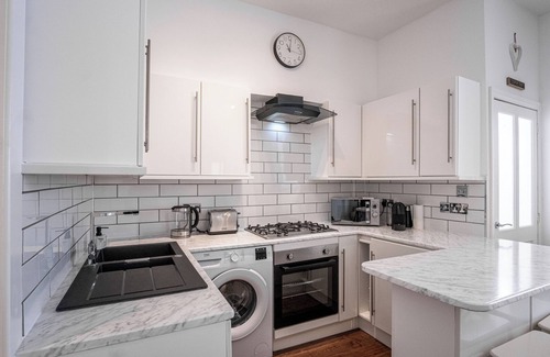 Markinch Apartment | Coopers Croft - 1 Bed Apt, Sleeps 2 with Parking