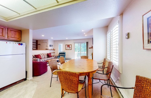 Copper Mountain Village Condo | Copper Grove | Walk-to-lift condo in Copper Mountain Center Village