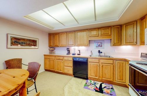 Copper Mountain Village Condo | Copper Grove | Walk-to-lift condo in Copper Mountain Center Village