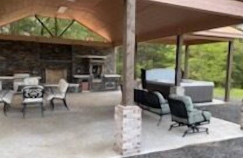 Summerfield Villa | Copper Penny Cabin - A Ouachita Mountain Treasure, Copper Penny Cabin - A Ouachita Mountain Treasure