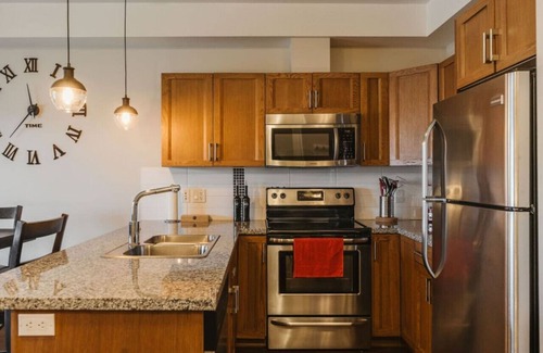 Central Okanagan Condo | Copper Sky | 1 Bed with Hot Tub, Gym & Sauna