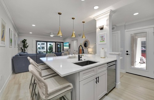 Sanibel Condo | Coquina Beach 3C- Beautifully Remodeled Sanibel Condo, Steps To The Beach!