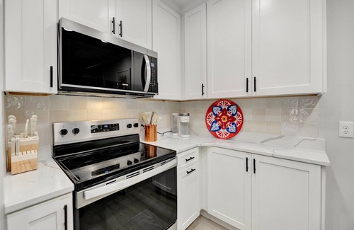 Sanibel Condo | Coquina Beach 3C- Beautifully Remodeled Sanibel Condo, Steps To The Beach!