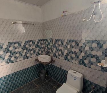 Murudeshwara Bed & Breakfast | Coral Beach Cottage