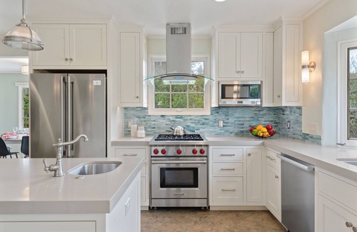 Montecito House | Coral Cottage- Just minutes away from Butterfly Beach & Montecito's Lower Village!