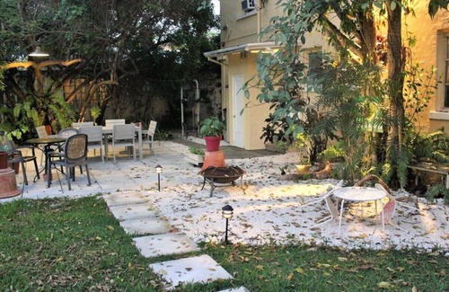 Douglas Apartment | Coral Gables Picasso Apt in Art Building W/Patio