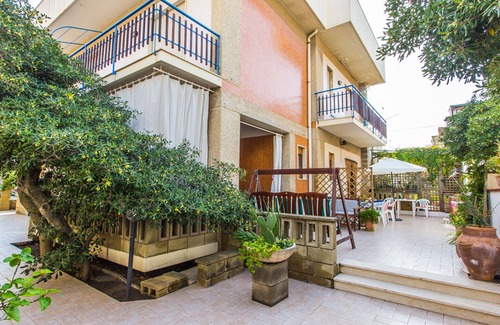 Barcellona Pozzo di Gotto House | CORAL HOUSE: SeaHouse in a strategic area for the Sicilians tour.