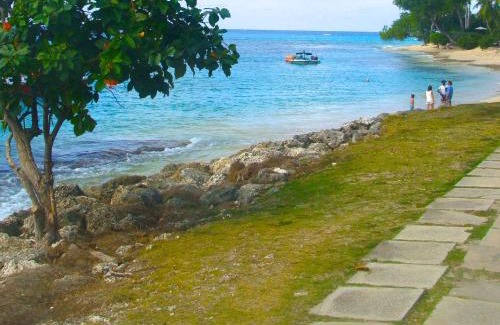 Durants Hotel | Coral Lane Beach Apartments