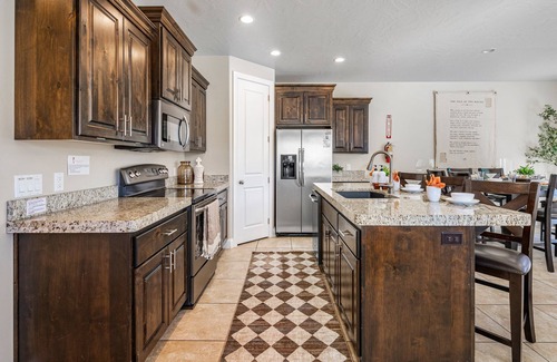 Washington House | Coral Ridge 4144|Hot Tub, Bikes, Scooters, and near Coral Canyon Golf Course, SLP 12