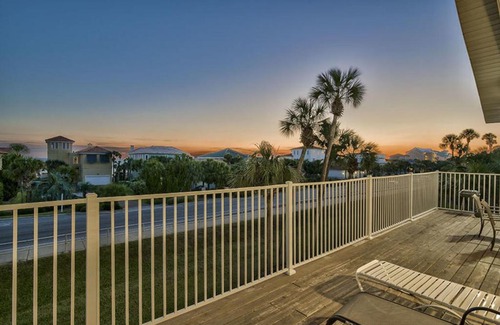 Crystal Shores House | CORAL SHORES by Bliss Beach Rentals
