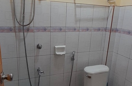 Boracay Island Apartment | CORALYN'S PLACE FAMILY of 6 with private toilet and kitchenette
