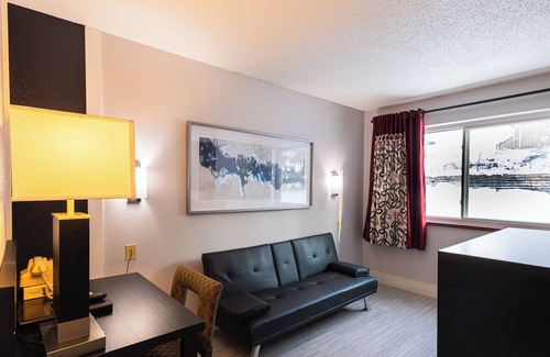 Hastings Hotel | Coratel Inn and Suites By Jasper Hastings - Standard 2 Queen Bed Non Smoking
