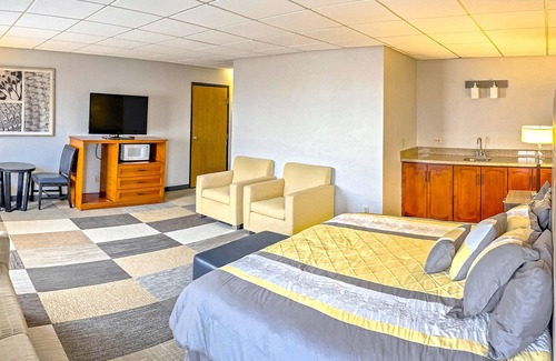 Fairfield Hotel | Coratel Inn by Jasper Iowa Fairfield