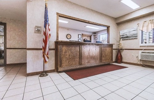 McCook Hotel | Coratel Inn & Suites By Jasper McCook - Standard 2 Queen Bed NS