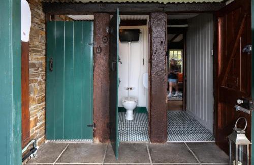 Dunfanaghy Cabin | Corcreggan Mill B&B, Self-Catering & Glamping