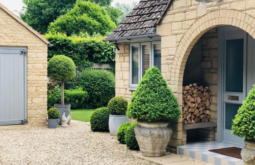 Armscote Bed & Breakfast | Corn Mill Cottage
