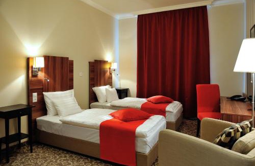 Dunaujvaros Hotel | Corner Hotel & Kávéház