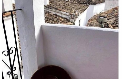 Iznatoraf House | Corner House