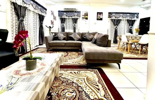 Sandakan House | Corner Lot House at Taman Bahagia Batu 7 Sandakan. 2 Minutes to the Airport!
