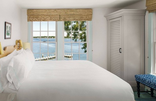 Shelter Island Heights Hotel | Corner Preferred Room | The Pridwin Hotel and Cottages