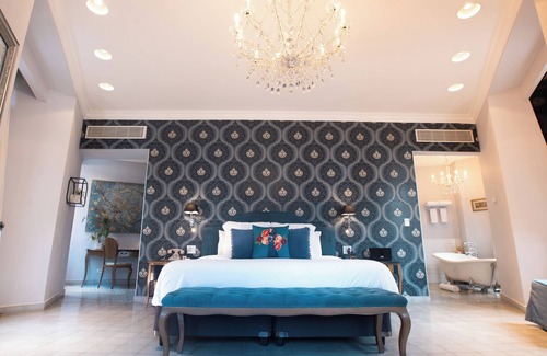 Casco Viejo Hotel | Corner Suite: Espacio, Confort y Elegancia Atemporal