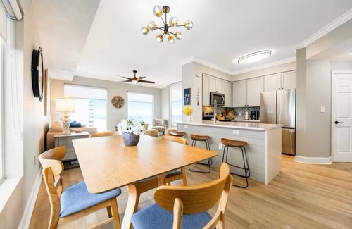 El Centro Beach Condo | CORNER UNIT-RENOVATED-8th floor~Beachfront~Panoramic View~Pier Park~ 1BR+Bunk