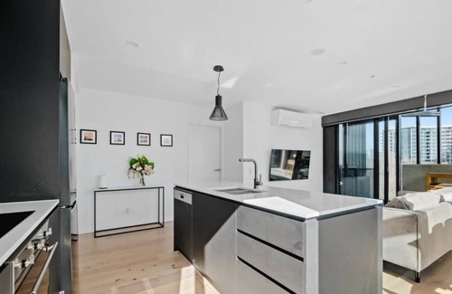 Reid Apartment | Corner unit with City Views | Pets & Free Parking