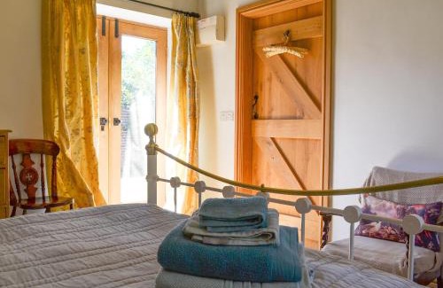 Dogdyke House | Cornflower Cottage Ukc1897