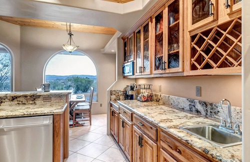 Cornville House | Cornville Hacienda Charm- Stunning Views, Hot Tub + Close to wineries & Nearby to Sedona!