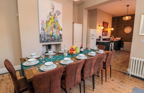 Scarborough City Centre House | CORONATION HOUSE, pet friendly, with hot tub in Scarborough