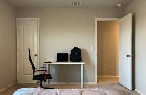 Austin House | Corporate housing 5 Bedroom, 3 Bath, sleeps 10, Near Tesla Gigafactory Austin TX