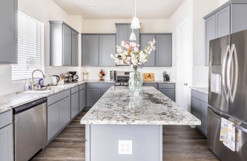 Spring Branch East House | Corporate Housing, Long-Term Stay Welcome!!!