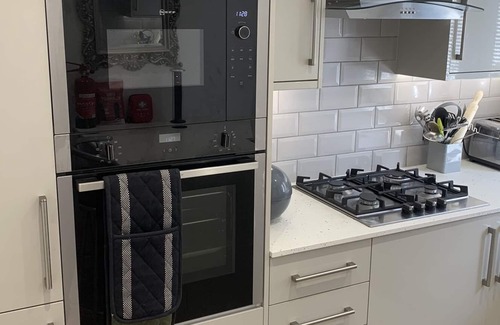 Chorley Apartment | Corporate, Professional, Leisure Apartment in Leafy Edge of Chorley Town Centre