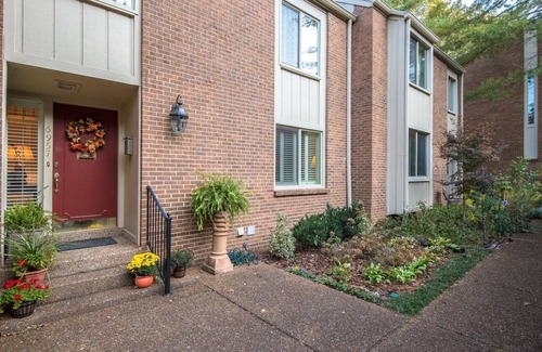 Bellevue House | Corporate/Temporary Housing