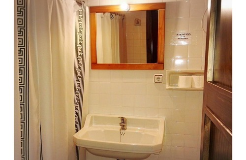 Arjona House | Cortijo Cabañas Rural Apartments. Apt- first left