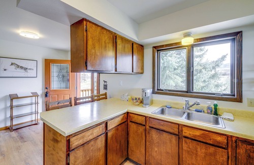 Corvallis House | Corvallis 'Coyote Creek House' w/Mountain Views!