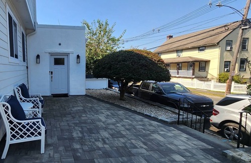 Cos Cob Apartment | Cos Cob Flat - Clean, centrally located, dining, shopping close to transit