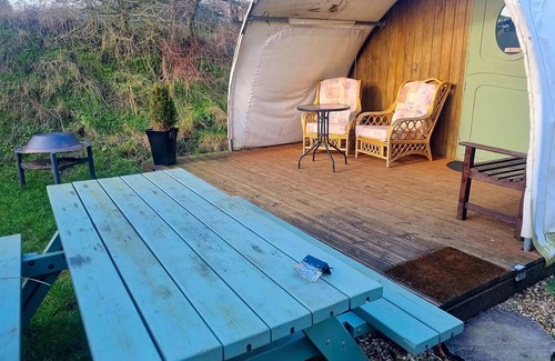 Winterbourne Stoke Cabin | Cosy 1 bedroom cabin- Moon Pod