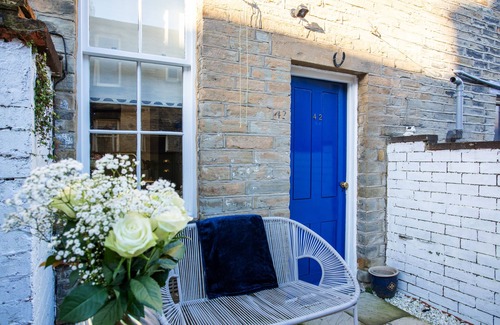 Saltaire Village House | Cosy 2-Bed Cottage in a World Heritage Village