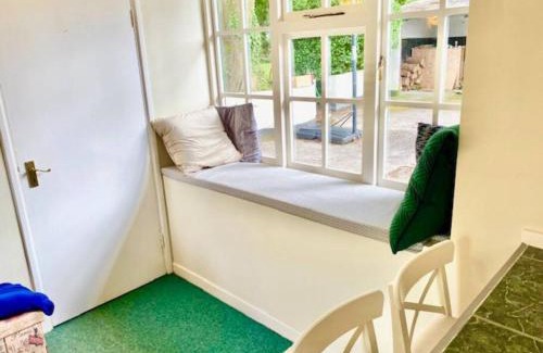 Cobh House | Cosy 2 bed cottage next to Fota Wildlife Park