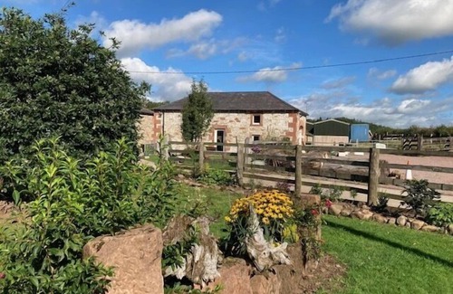 Wing Cottage | Cosy 2-Bed Cottage with Garden near Carlisle